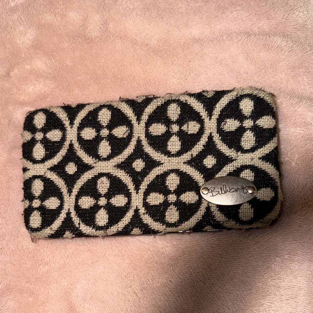 Billabong Black and Cream Circle Pattern Wallet